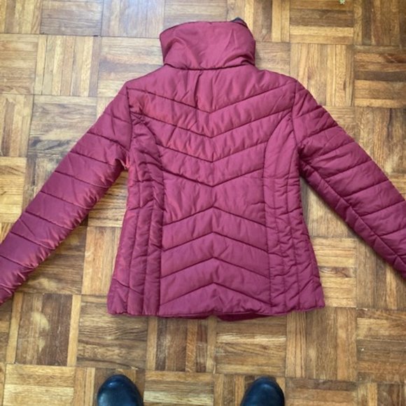 NWT Climate Concepts Puffer Winter Jacket in in Burgundy with Faux Fur, Size Med - Picture 2 of 9
